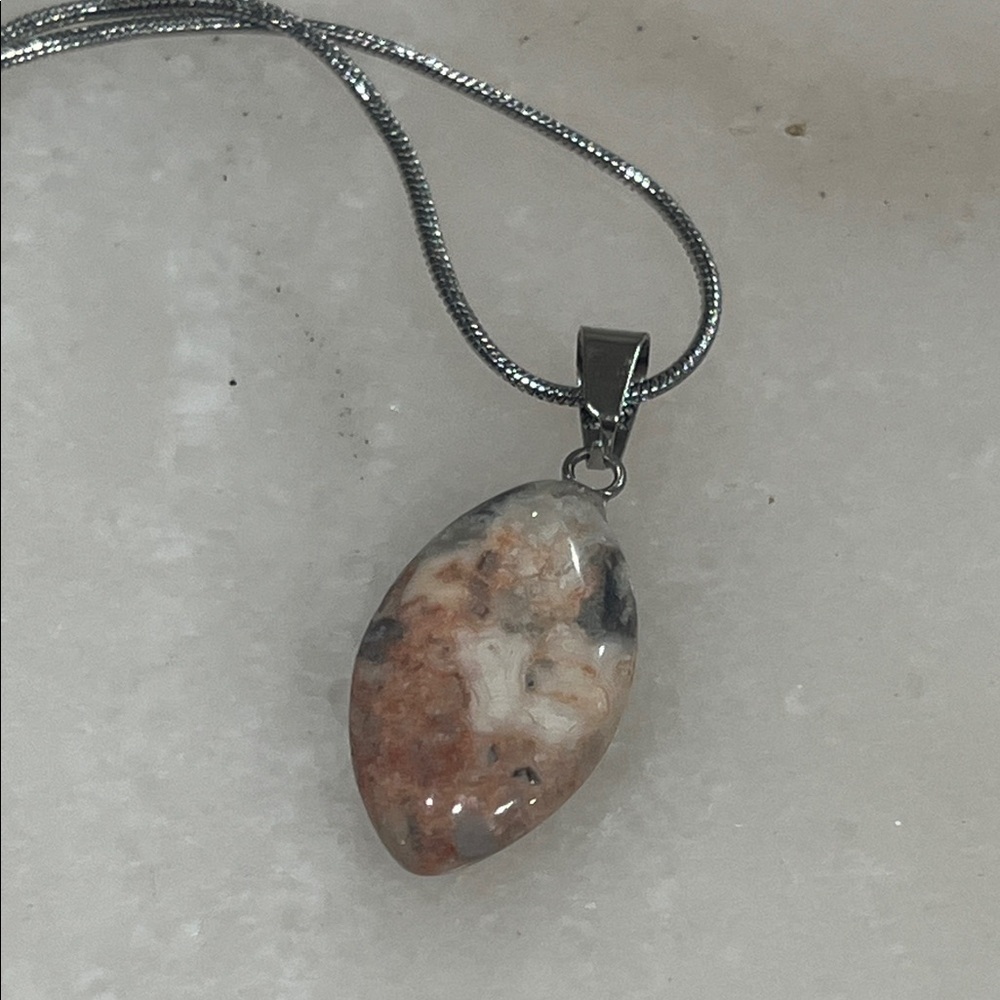 Agate Pendant Necklace
